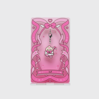 Hearts2Hearts_ICONICHEART_MAGICALACRYLICSTAND